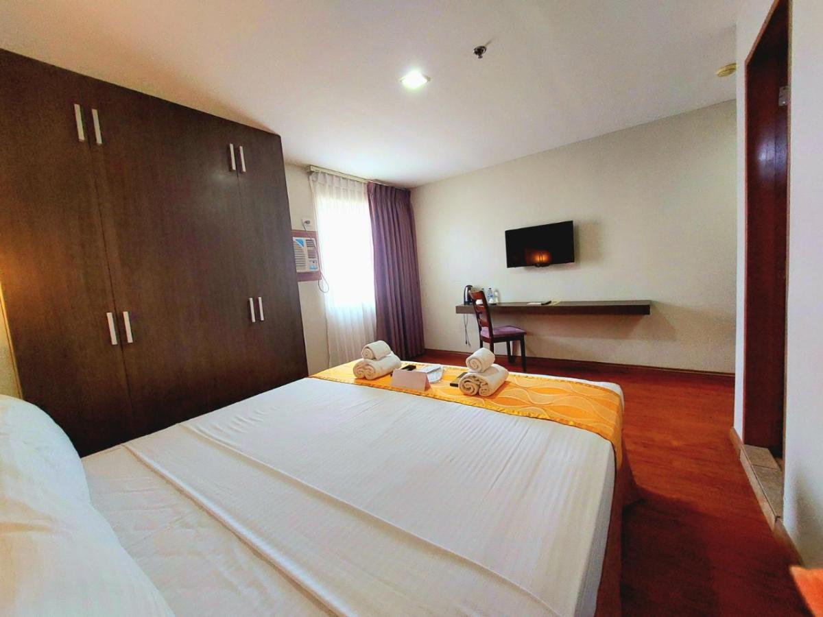 Hotel Tagaytay Sixb 3*